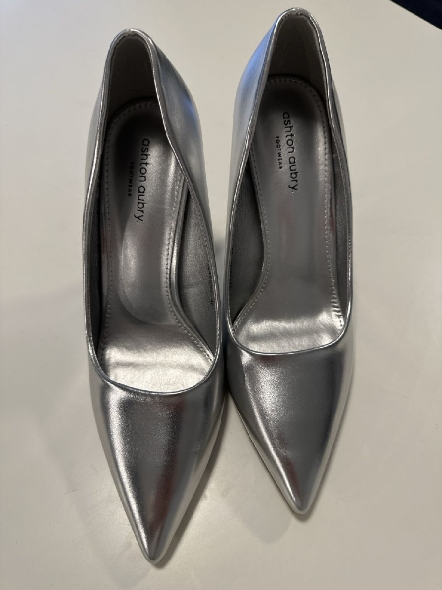 Scarpe da donna: Pumps Ashton Aubry silber Grösse 40 Damen – Nuovo (secondo la descrizione) da Rheinfelden venduto da DIY-Swiss