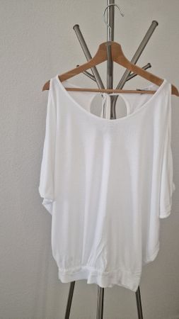 Lässiges Lascana Cold-Shoulder Shirt Gr. 32/34 weiss