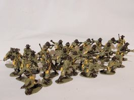Soldats en plastique 5 cm peints à la main