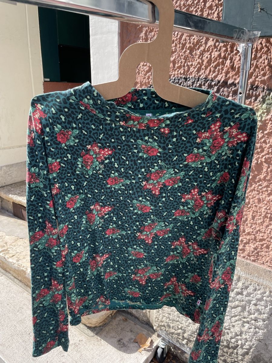 Blutsgeschwister Pulls & Sweat-shirts: Blutsgeschwister U-Boot Halsausschnitt – D'occasion à Basel par Blumi_13
