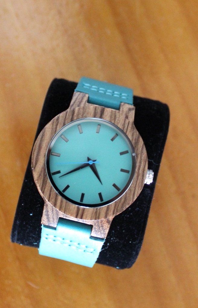 Orologi: Holz Armband Uhr – Usato da Locarno venduto da madame-tus-sauds 1