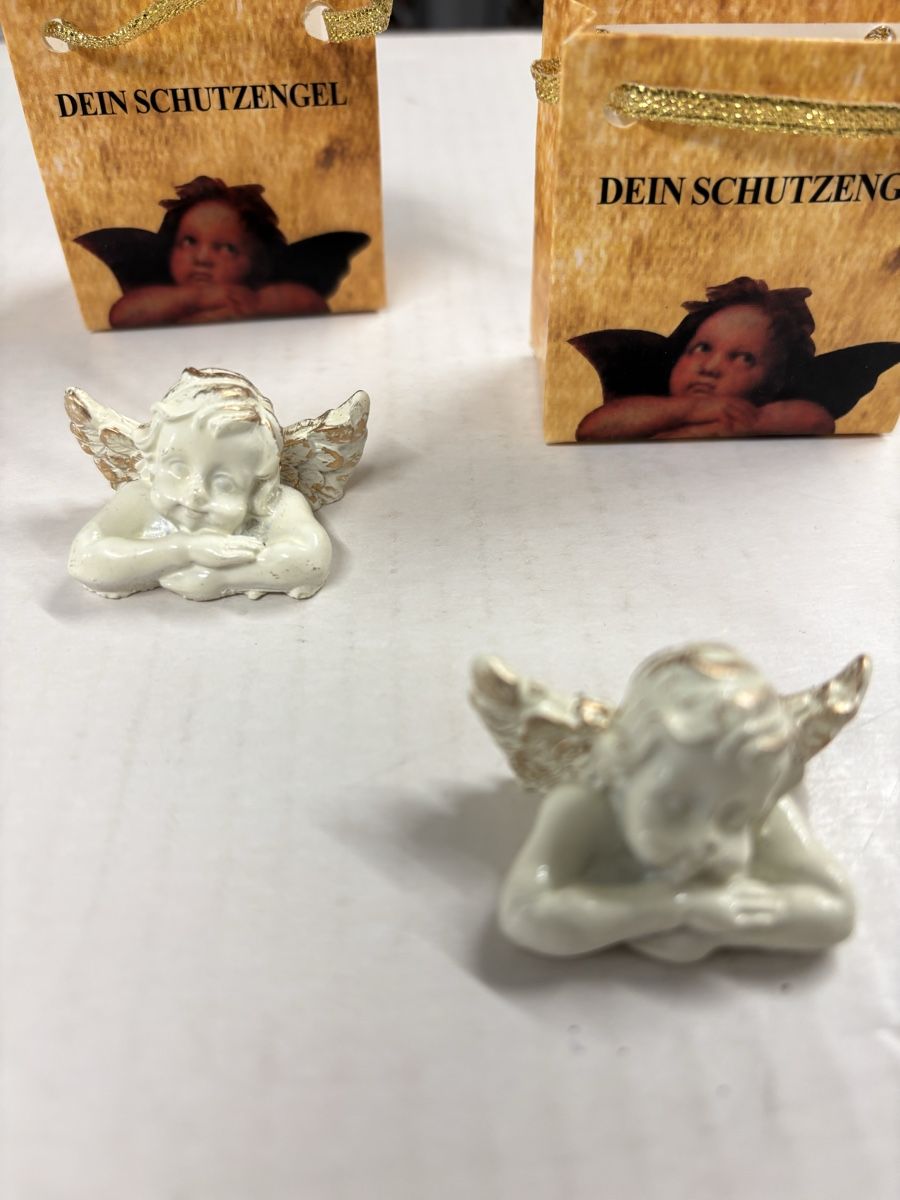 Tutte le decorazioni: Schutzengel Figur mit Geschenkverpackung, Neu, Winter – Usato da Küttigen venduto da cedione