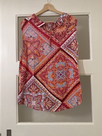 Viskose Sommer Top Grösse 40 mit Muster - Neuwertig!