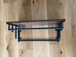 Wandgarderobe in rustikalem Braun