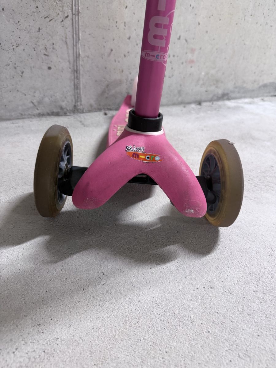 Micro Kickboard: Trottinett Mini Micro Rosa mit Fahnen – Usato da Rothrist venduto da sih_75h7 1