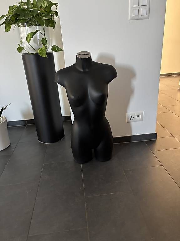 Autres décorations & accessoires: Schaufenster Puppe  – D'occasion à Oberdiessbach par shan26 1