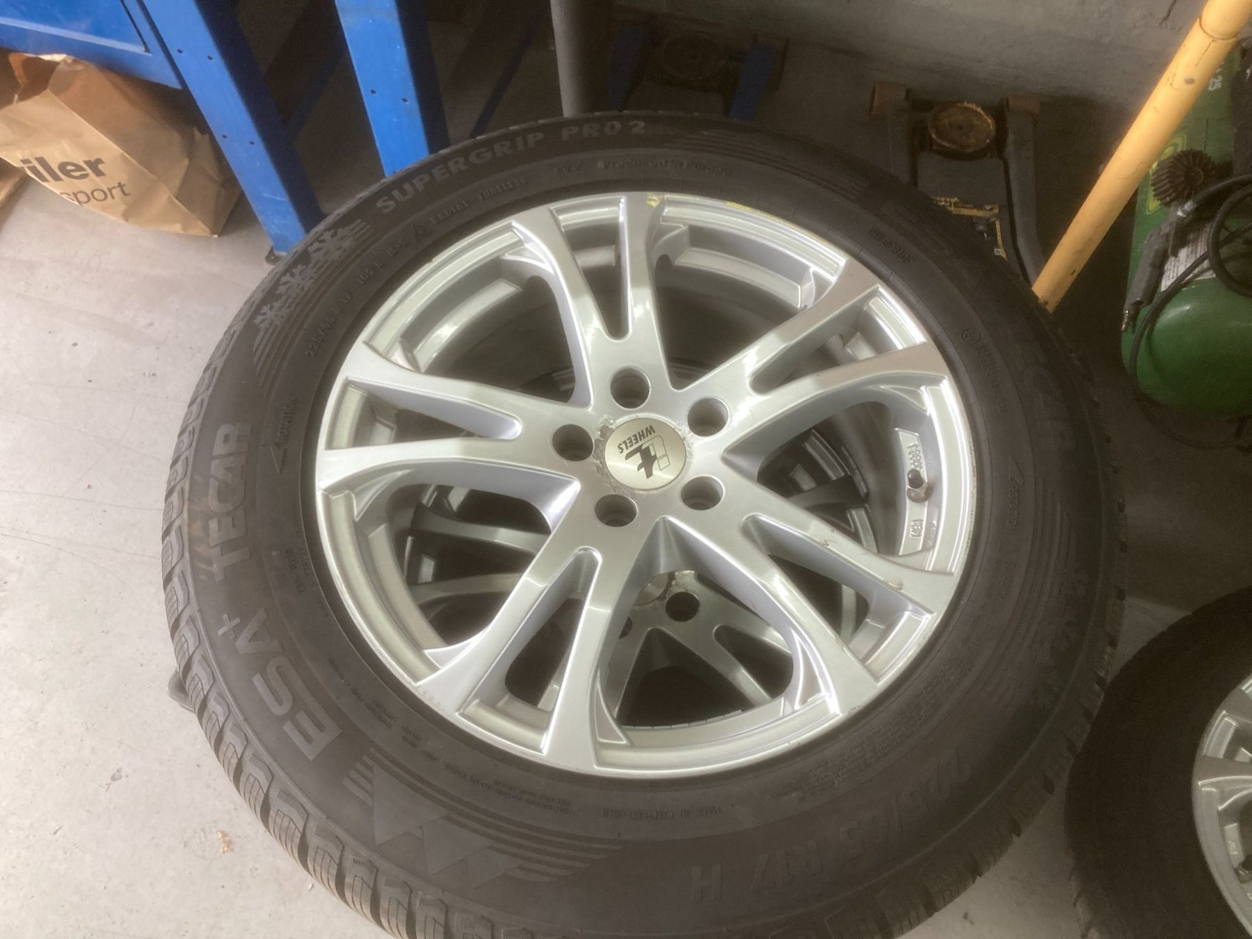 Land Rover Pneus & Kompletträder: Landrover Evoque Winterräder 225/65R17 – Gebraucht aus Cham von WB2223 1