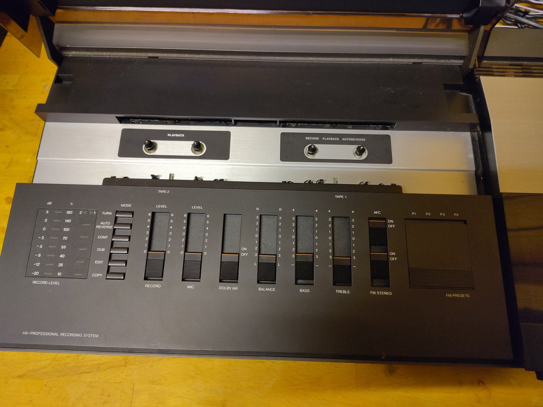 Bang & Olufsen Systèmes audio & multimédias: B&O Beocenter 4000 – D'occasion à Petit-Lancy par chevalier 1