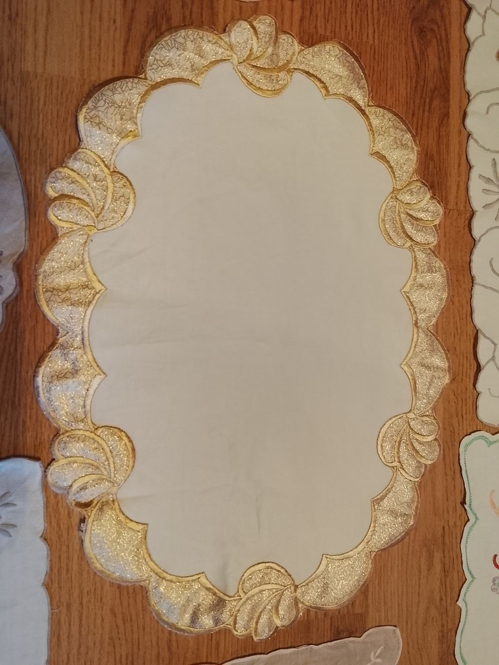 Tessuti: Lot de napperons anciens – Usato da Couvet venduto da fat_kyl7 1
