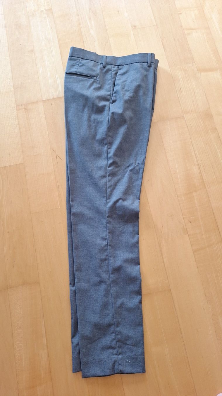 H&M Completi: Hemd und Anzugshose Gr M – Nuovo (secondo la descrizione) da Wegenstetten venduto da mcfly321