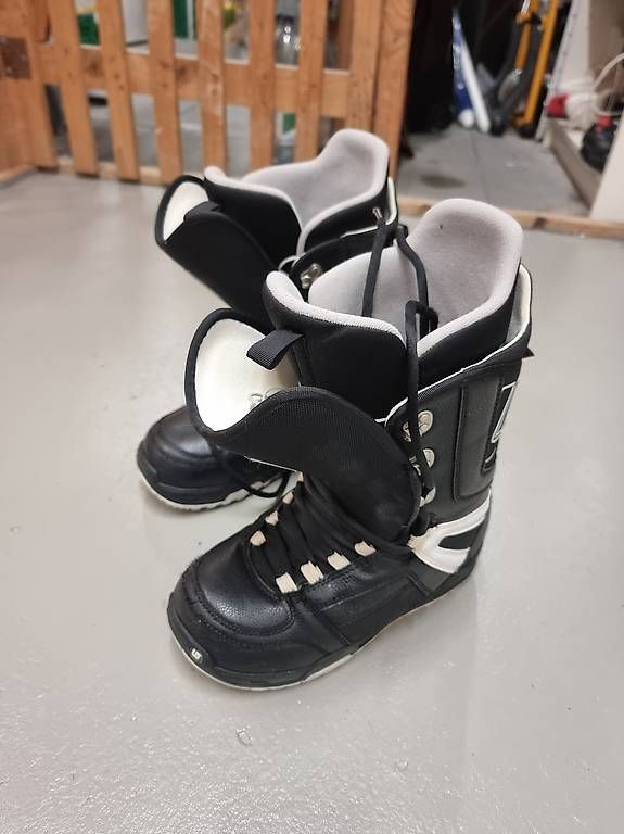 Chaussures hommes: Burton snowboard boots 39 – D'occasion à Dübendorf par zoltan.kelemen 2