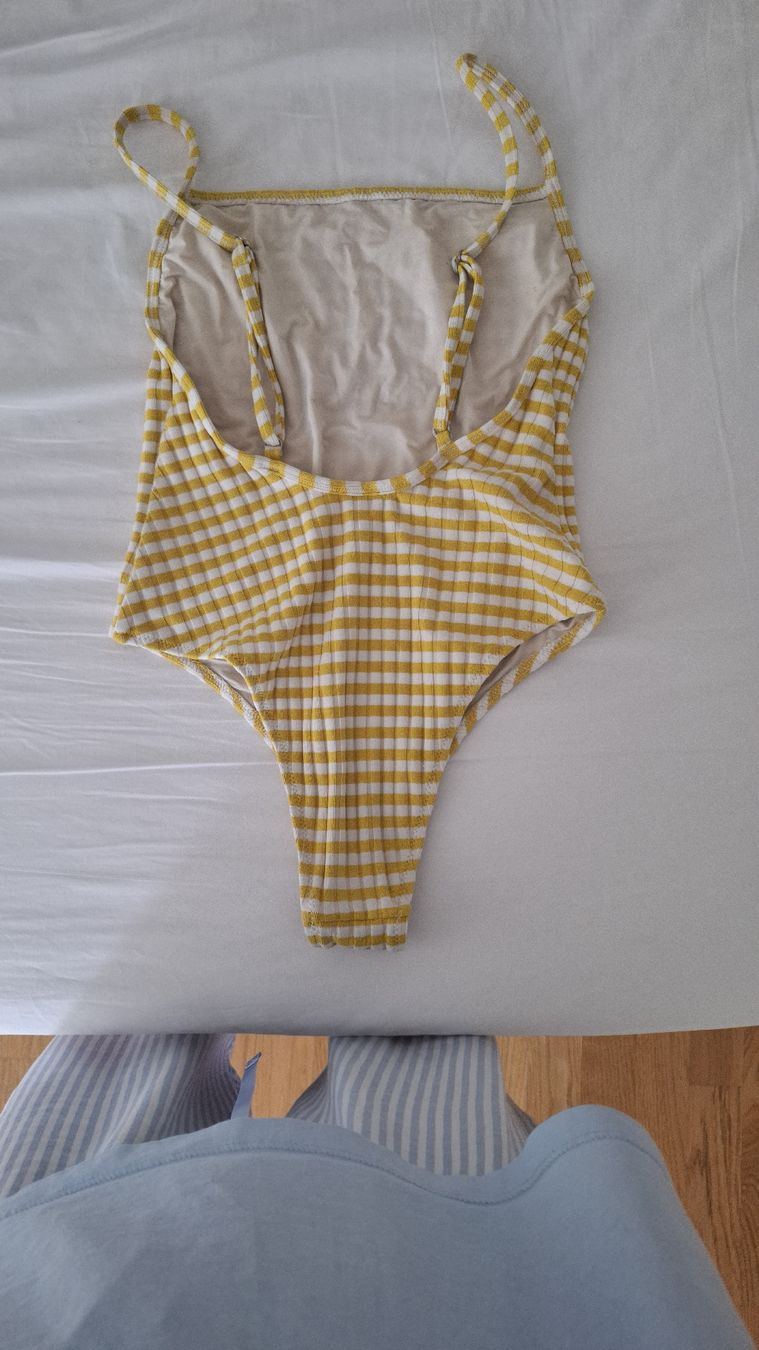 Badekleider & Bikinis: Solid & Striped Badeanzug, gelb/weiss, Grösse S, Top! – Gebraucht aus Münchenstein von sabrinchen02 1