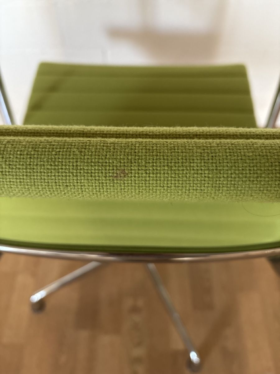 Vitra Sedie: Vitra EA 108 drehbar, Hopsak grün – Usato da Basel venduto da magnummarine 3