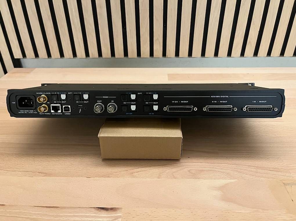 Equipement studio: Motu 112D - Thunderbolt / AVB / USB audio interface – D'occasion à Wetzikon ZH par fissibesch 1