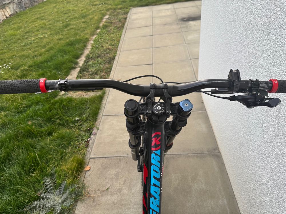 Kona Vélos: Kona Operator Carbon 26" S RocK ShoX Boxxer ZEE – D'occasion à Widen par Nr1astrid 3