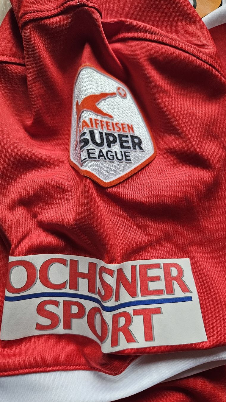 FC Thun Canottiere & Pantaloni: Trikot FC Thun, Grösse M – Usato da Schwanden Sigrisw venduto da Pumuckel27 3