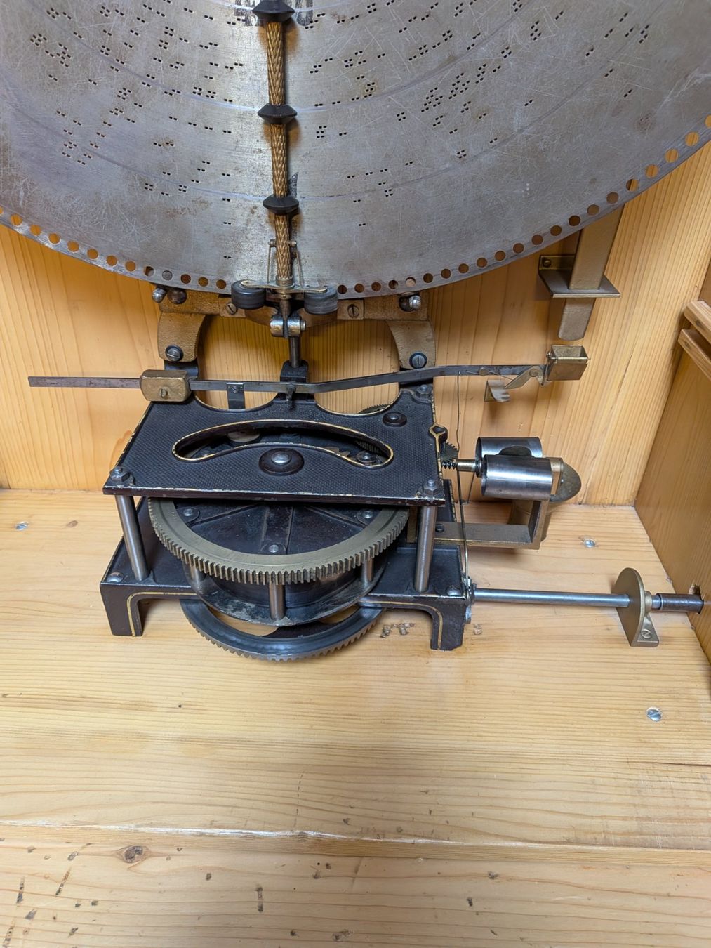 Symphonion Spieldosen: Riesen Symphonion Musikautomat Spieldose – Gebraucht aus Schönenwerd von kybi 9