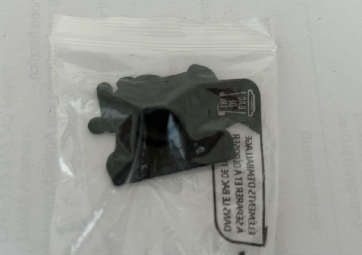 Plaketten & Abzeichen: Pin - sewing away my anxiety – Neu (gemäss Beschreibung) aus Basel von lau_982w 1