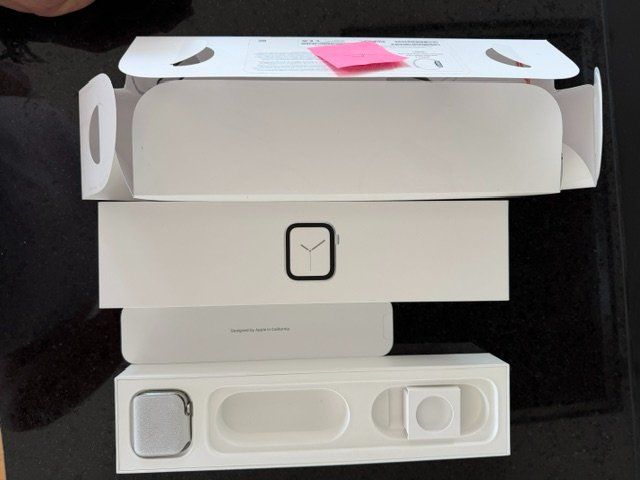 Apple Smartwatch: apple watch 4 – D'occasion à Lachen SZ par cacatuda 6