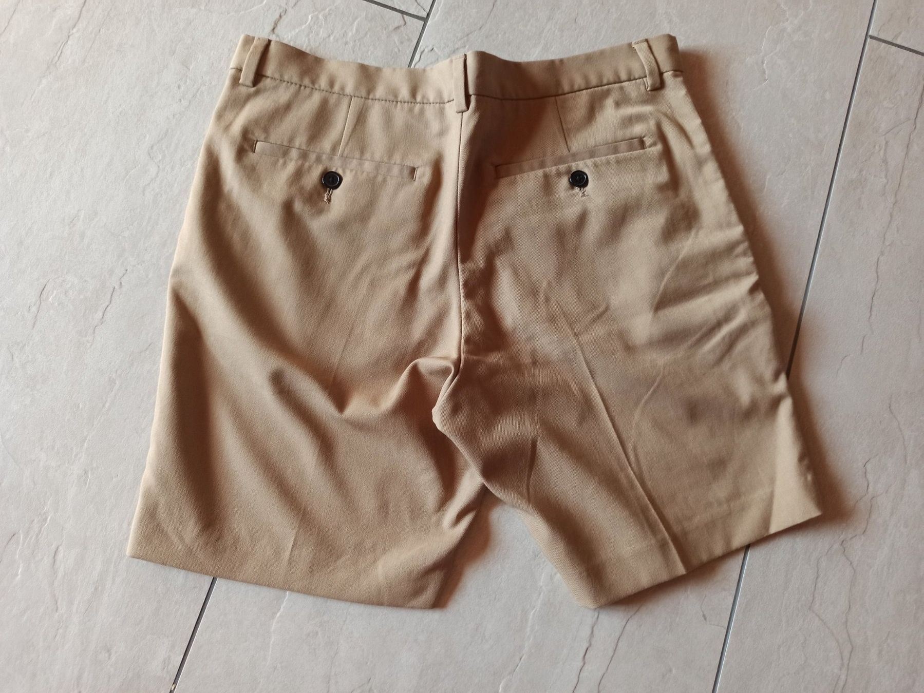 H&M Pantaloni: Shorts – Usato da Niederwil AG venduto da Nioc28 1