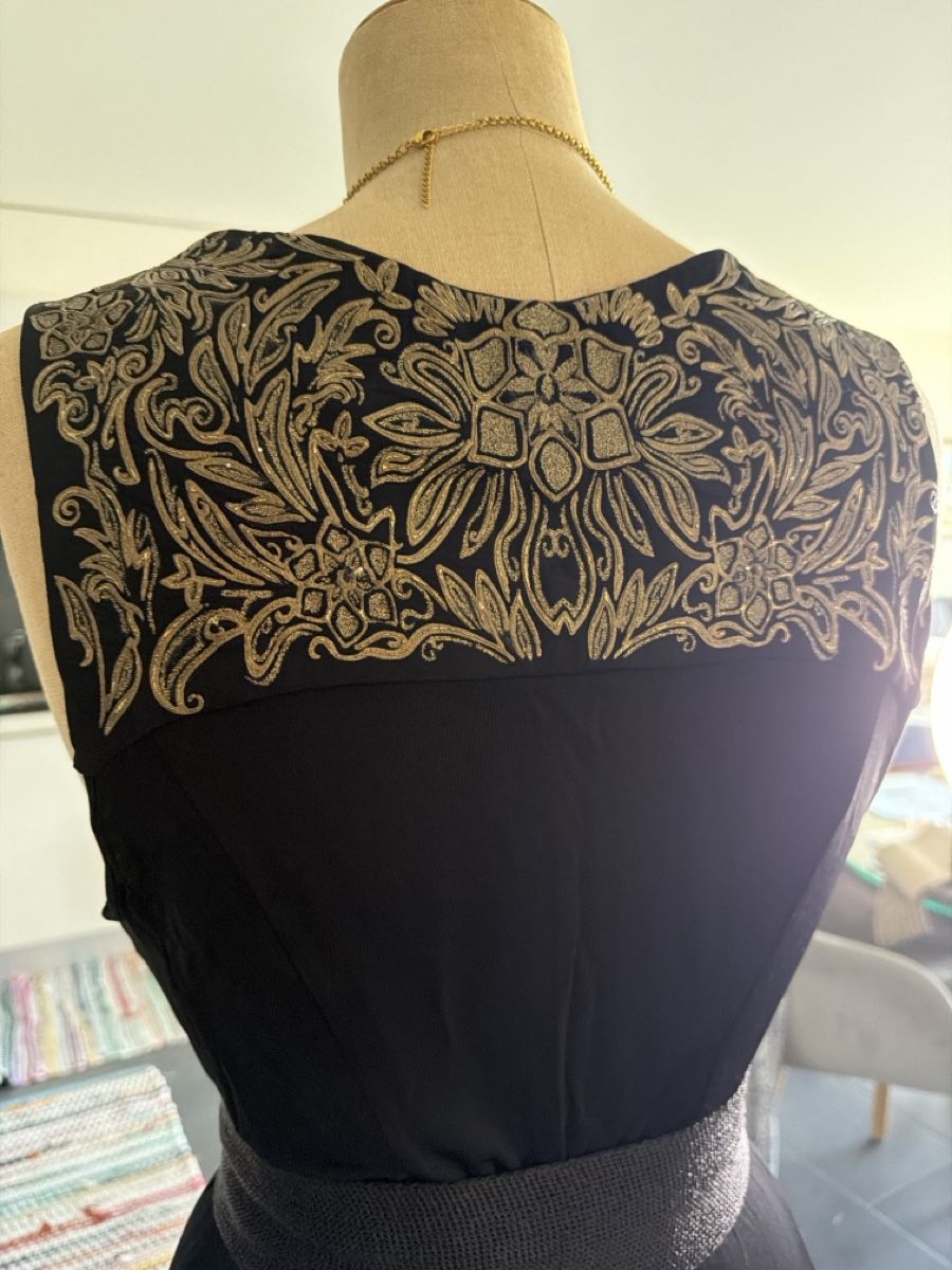 Vestiti: Just Cavali Chic Black Summer Dress – Usato da Bouveret venduto da dou_g8q7 3