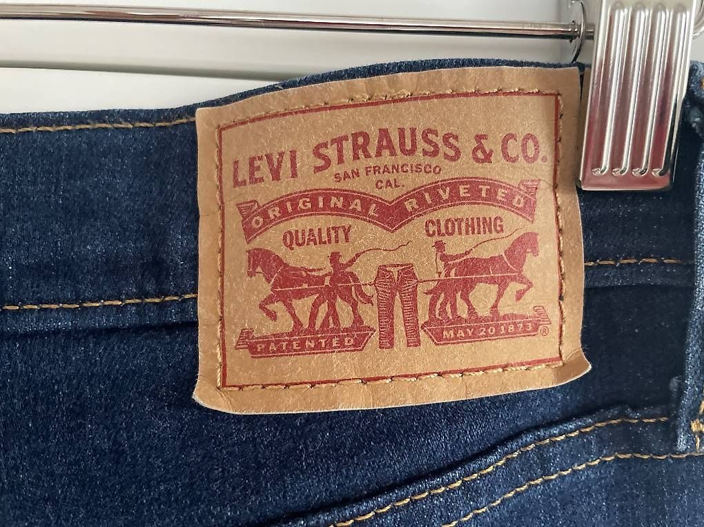 Levi's Jeans: Levis Boyfriend Jeans – Usato da Lützelflüh-Goldbach venduto da Christian1980