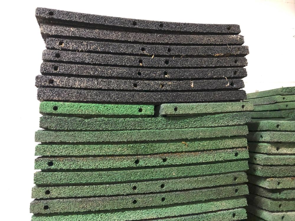 121 Gummi Platten für Garten, Spielplatz, 50 cm x 50 cm Kaufen auf