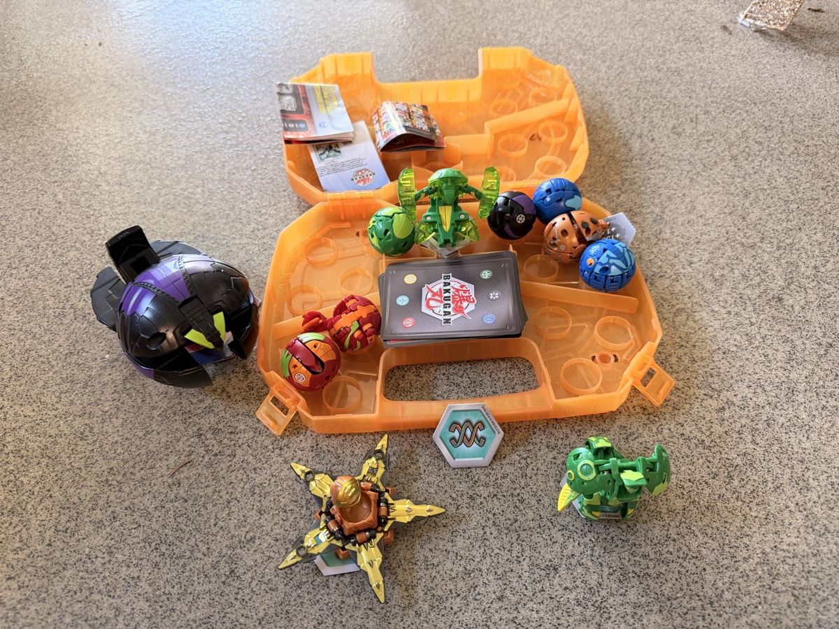 Jouets: Bakugan Set – D'occasion à Lachen SZ par Claudia8281 1