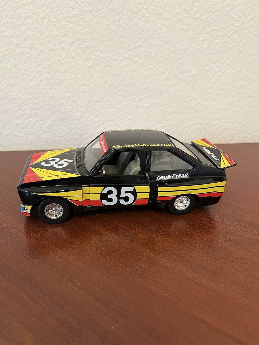 Bburago Modellini d'auto: Ford Escort Zakspeed Bburago – Usato da Wabern venduto da Housi78 3