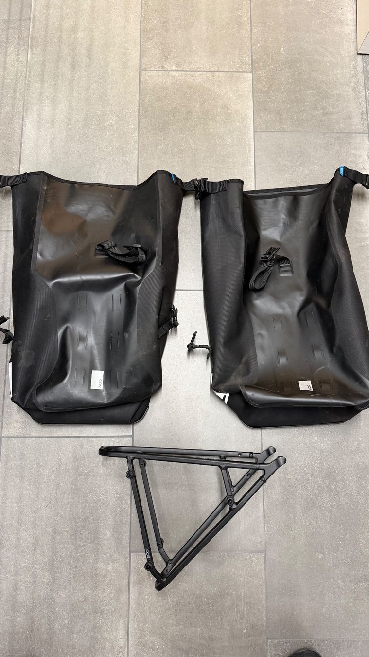Borse: Velotaschen Gepäckträgertaschen – Usato da Thalwil venduto da rap_w6pq
