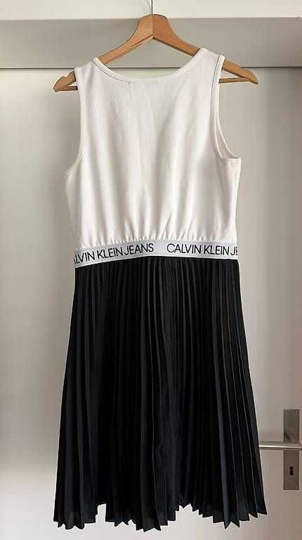 Vestiti: Calvin Klein Jeans Kleid Gr. S – Usato da Liestal venduto da Schatzsucher90