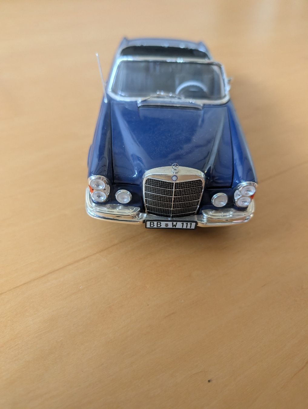 Mercedes-Benz Modellini d'auto: Mercedes W111 280SE Coupe 1/18 – Usato da Sulzbach venduto da MercedesV8 1