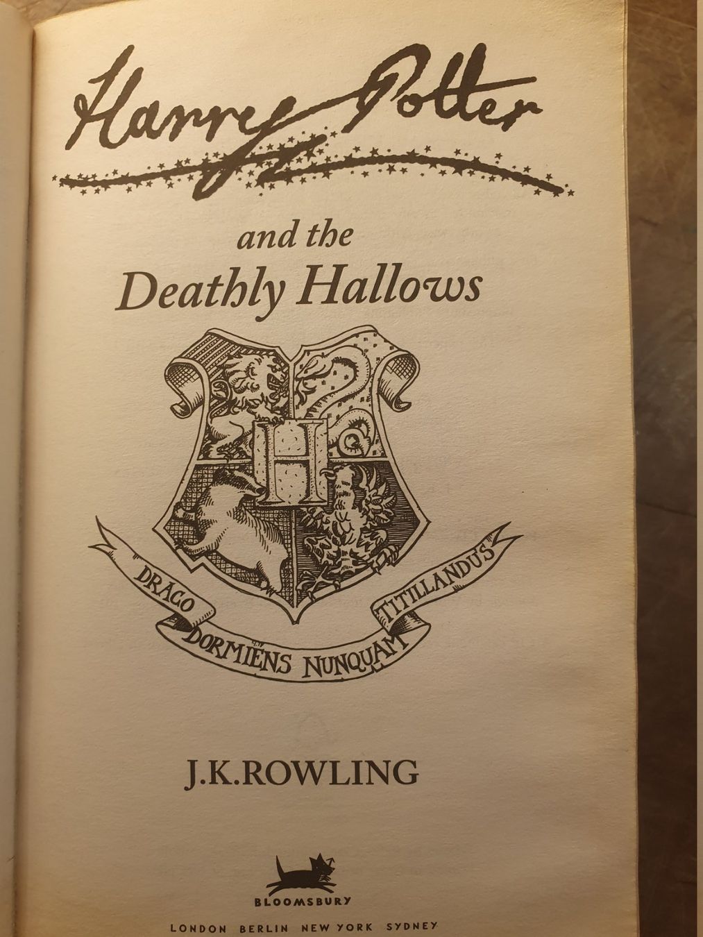Bücher: Harry Potter And The Deathy Hallows - J.K. Rowling – Gebraucht aus Zürich von loosebone 2
