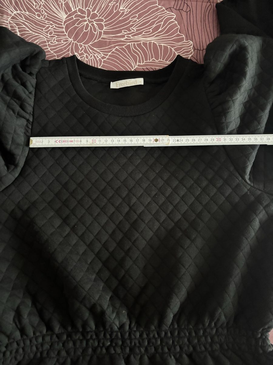 Maglioni & Felpe: Schwarzer Pullover, Steppmuster, Puffärmel, Gr. M – Nuovo (secondo la descrizione) da Salenstein venduto da Silly...0 4
