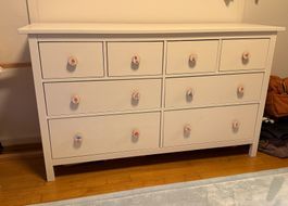 Ikea Hemnes Kommode mit 8 Schubladen. Winnie Puuh Knöpfe