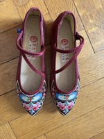 Burgundy satin shoes with embroidery - 38
