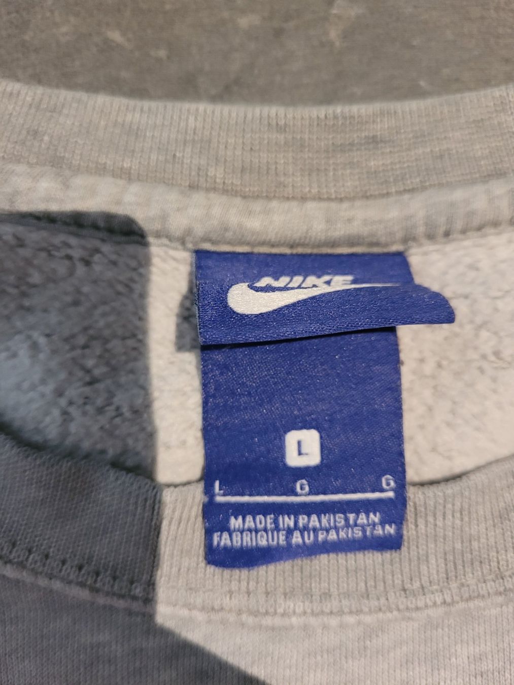 Nike Pullover & Sweatshirts: Ab 1 CHF Nike Pullover Größe M – Gebraucht aus Dübendorf von Saturnin35 2
