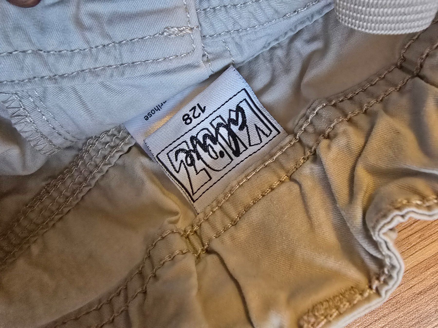 Pantaloni: Sommerhose / Caprihose, Gr. 128 – Usato da Büttikon AG venduto da Amineah 1
