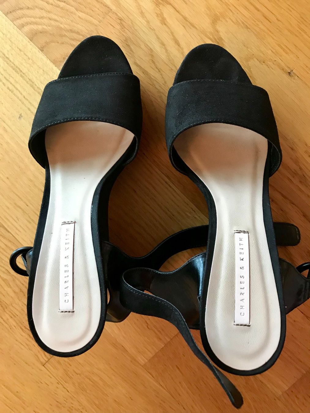 Scarpe da donna: Sandalen 37 Charles & Keith – Usato da Dübendorf venduto da Levintreyer 5