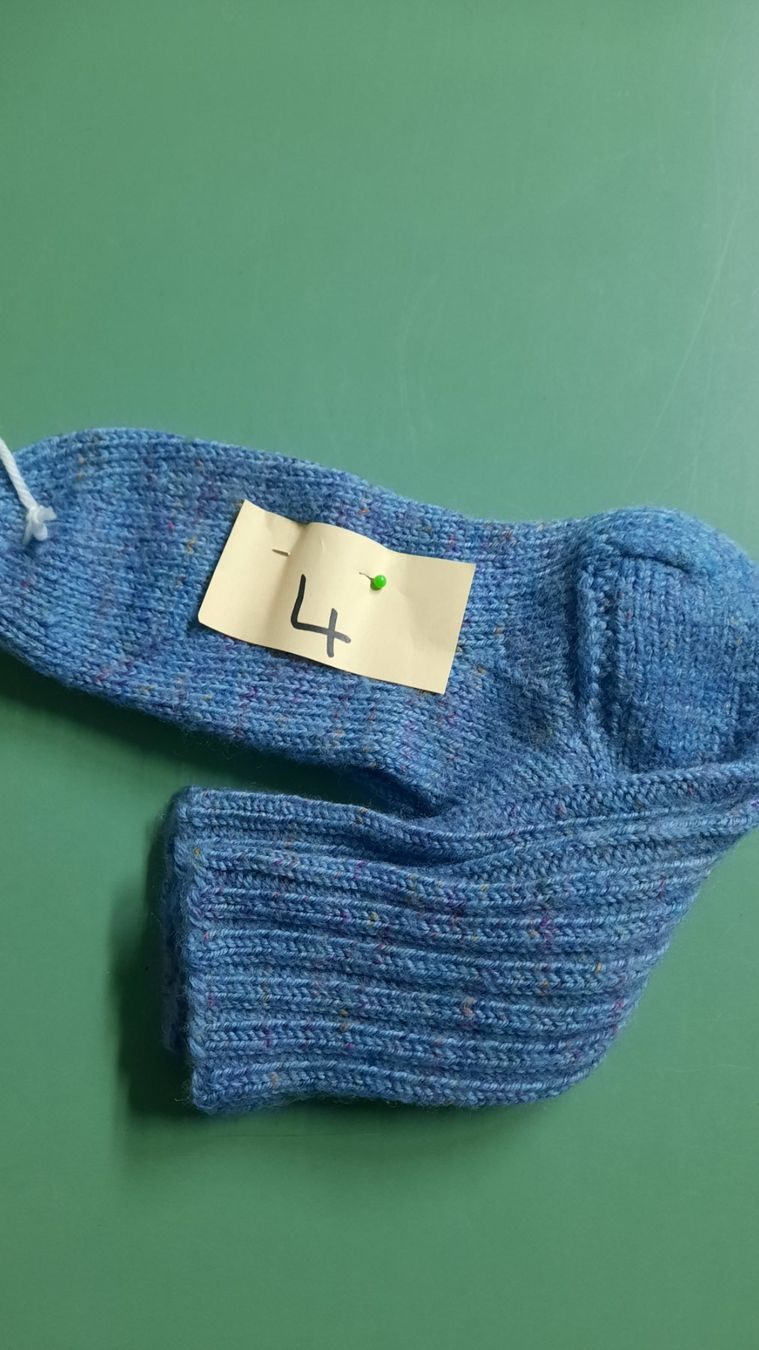 Calze: Socken Handgestrickt NEU Gr. 37/38 – Nuovo (secondo la descrizione) da zufikon venduto da braemestaender01