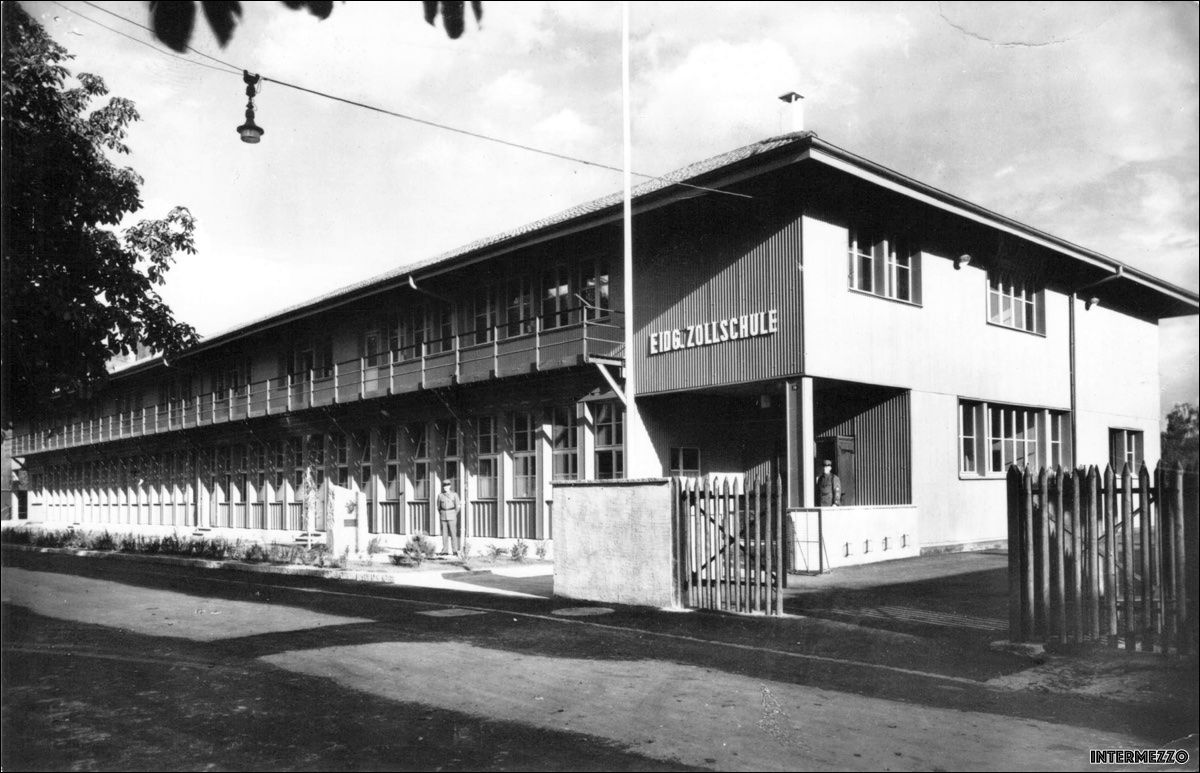 Cartes postales: Liestal // Eidgenössische Zollschule – D'occasion à Basel par intermezzo12