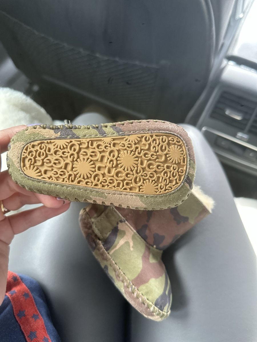 Ugg Scarpe per ragazzi: UGG Baby – Usato da Schaffhausen venduto da Nadiuna 1