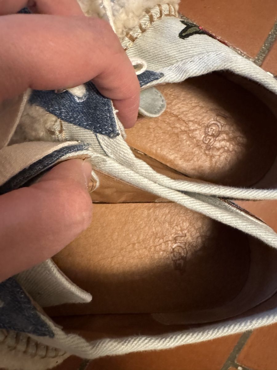 Ugg Scarpe da donna: UGG Sneaker Gr. 41 – Nuovo (secondo la descrizione) da Zürich venduto da yas_7vdk 3