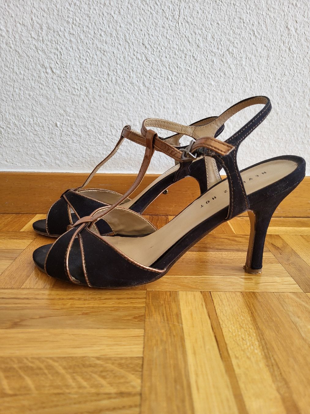 Scarpe da donna: Schwarze Schuhe Sandalen – Nuovo (secondo la descrizione) da Pully venduto da MiaJune