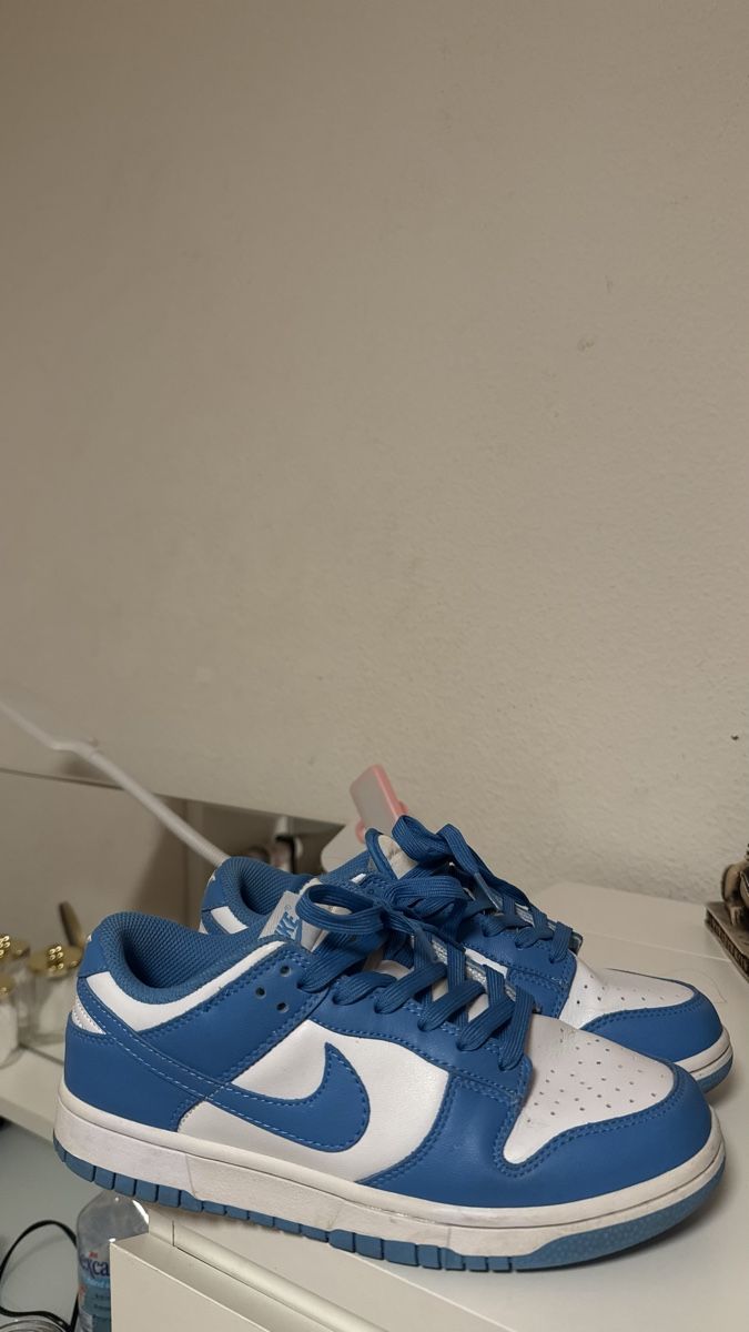 Chaussures hommes: Nike Dunk Low blau weiss Grösse 39 – D'occasion à Oberägeri par alb_yb7k 1