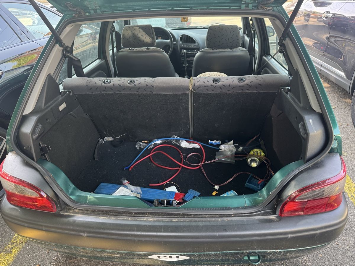 Citroën Autos: Citroen Saxo 1.4 – Defekt aus Rorschach von Trash1 3