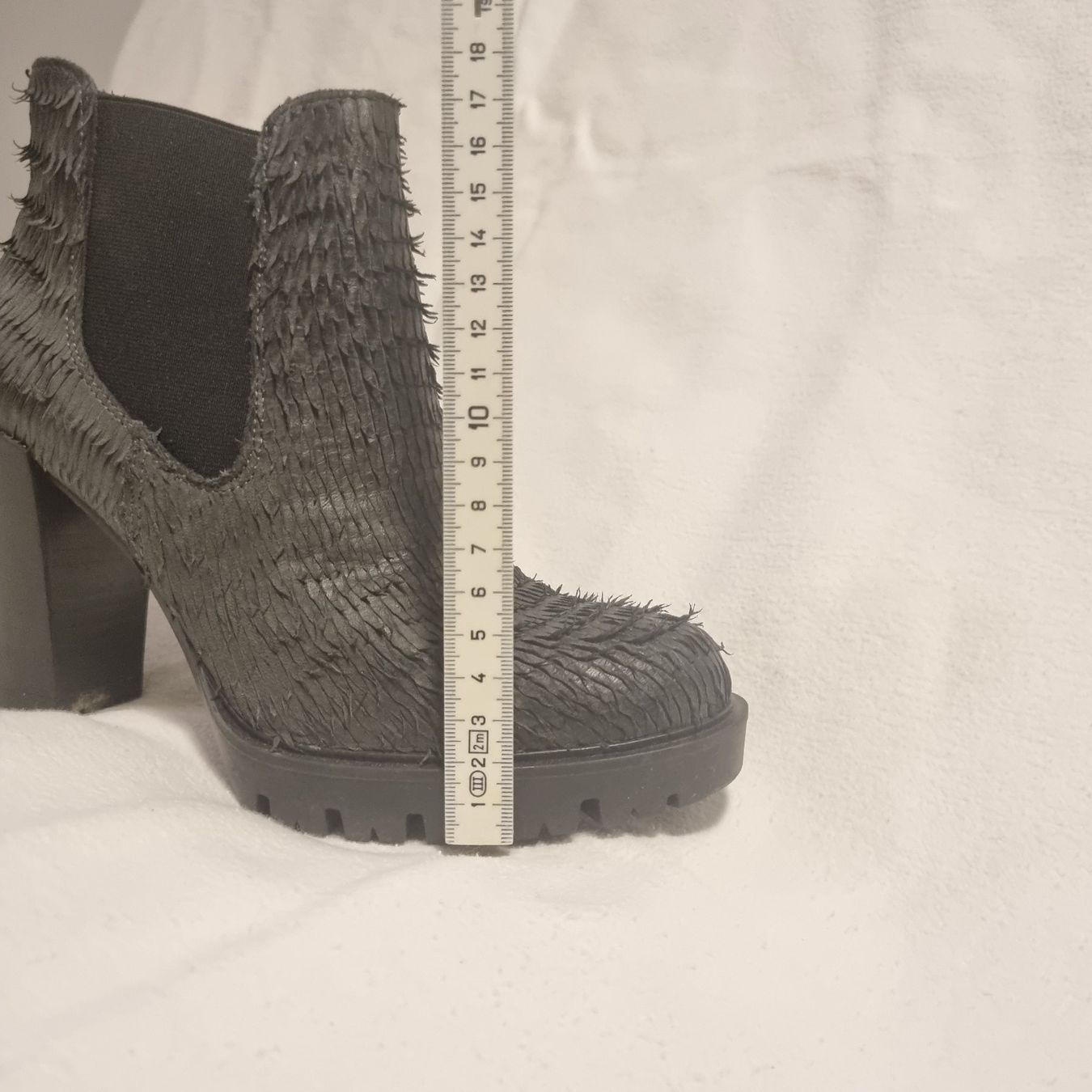 Scarpe da donna: Exklusive Leder-Stiefelette Gr. 38 – Usato da Interlaken venduto da Igu7 7