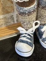 Turnschuhe für die grosse Sasha Puppe