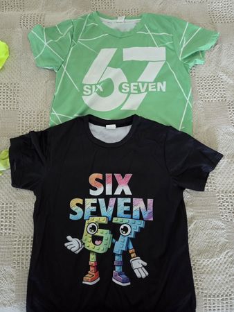 2 T-Shirts für Kinder, Gr. 130 / 7–8 Jahre