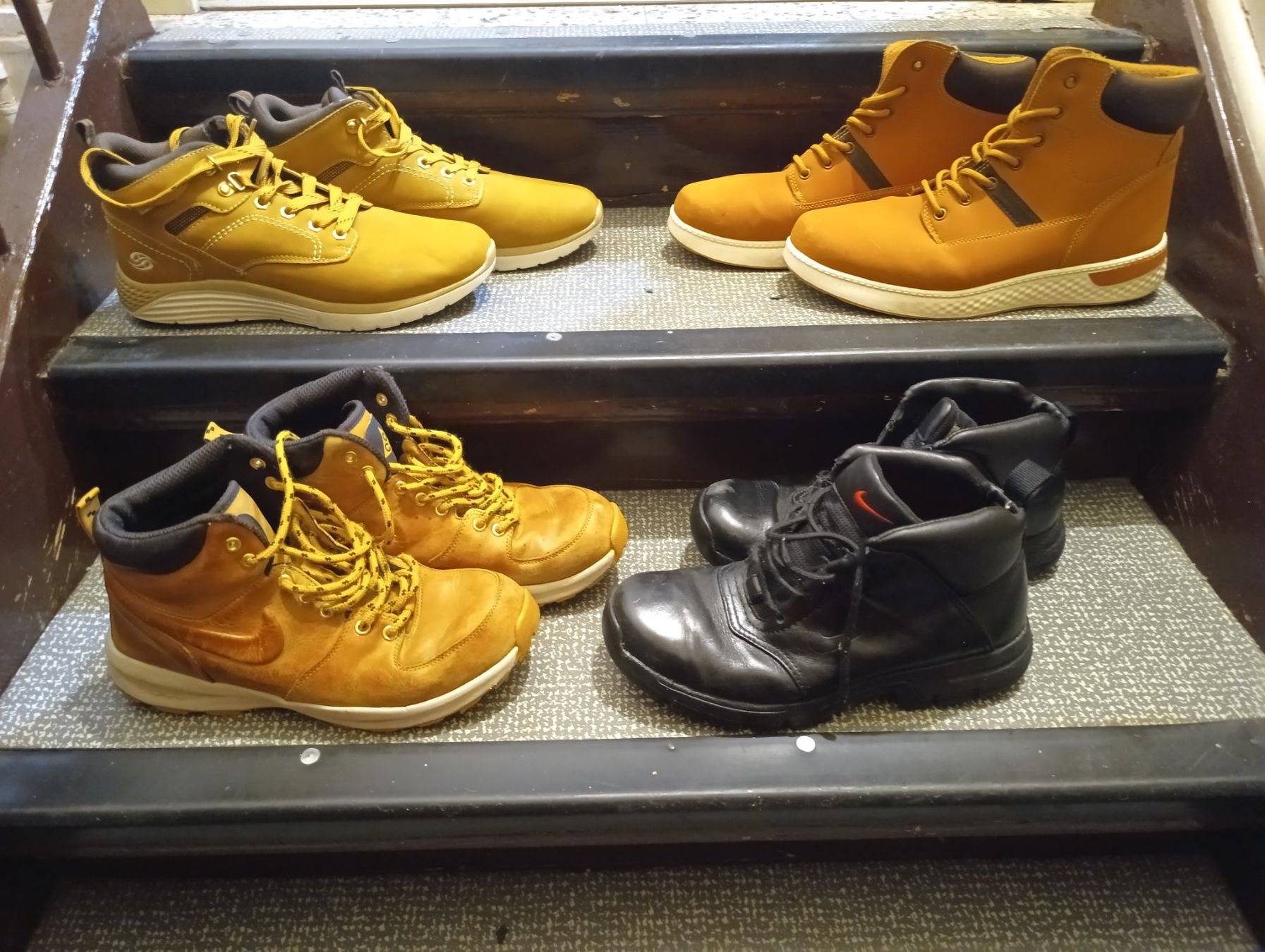 Nike Scarpe da uomo: Chaussures d'hiver Nike ACG/Dockers/Vty – Usato da St imier venduto da Rieju23 1